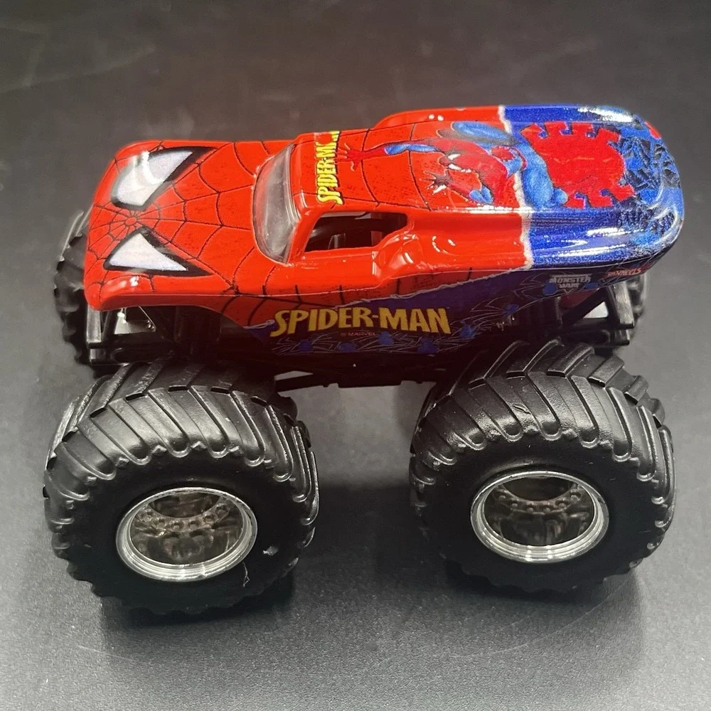 Hot Wheels Monster Jam Spiderman and Superman DC Comics‎ 1:64
